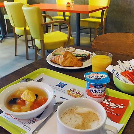 Ibis Budget Aeroport Lyon Saint Exupery 호텔 2*