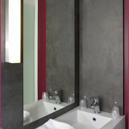 호텔 Ibis Budget Aeroport Lyon Saint Exupery 2*